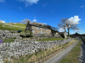 Dove Cottage - Stay at Gwens